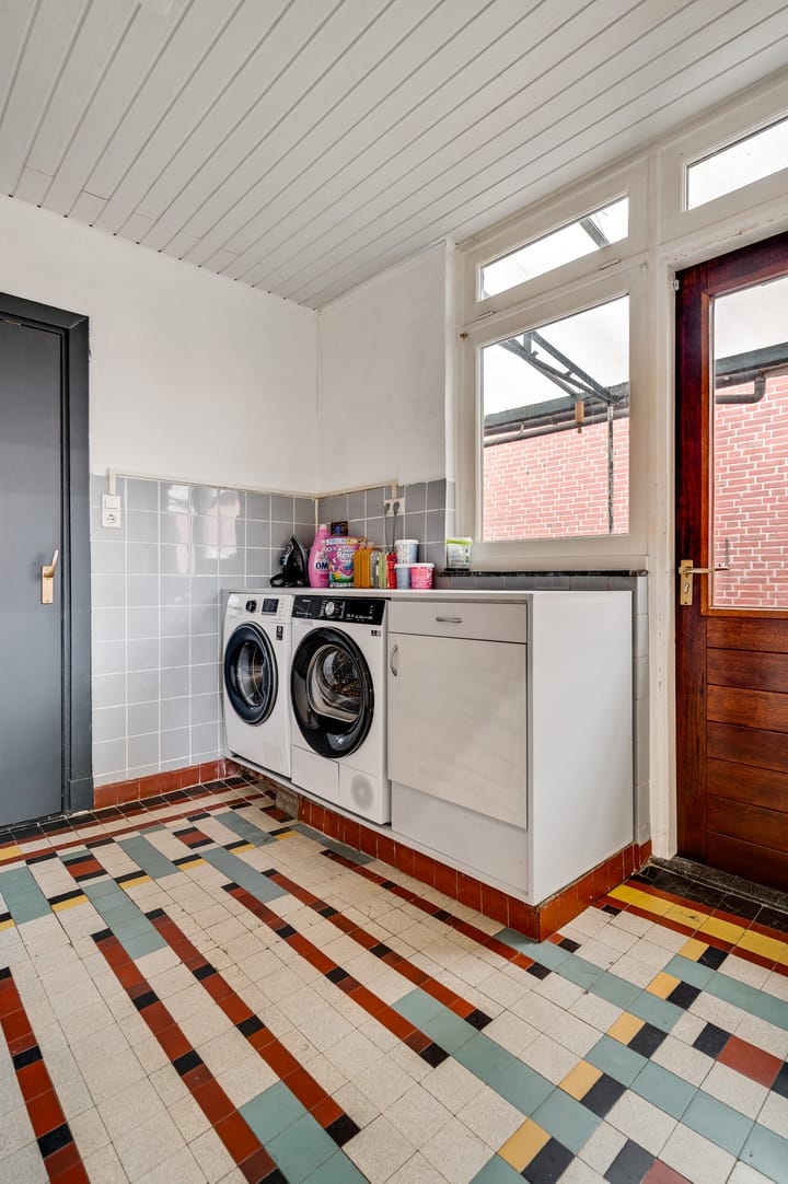 Photo 20 of Emmastraat 51