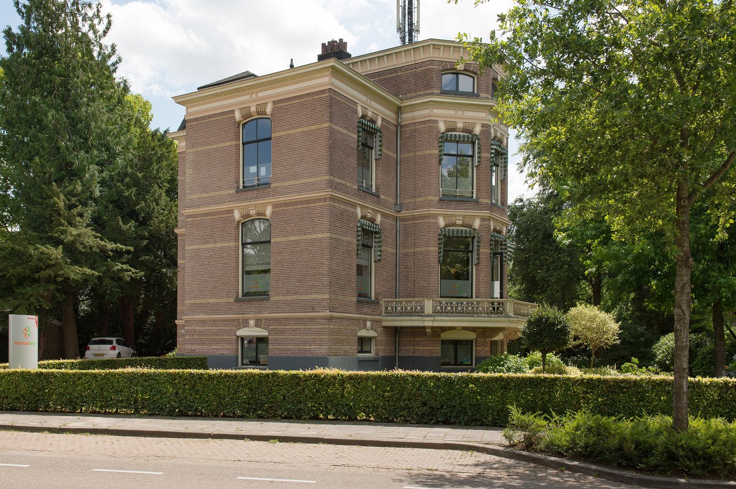 Bekijk foto 3 van Dr. Nassaulaan 9