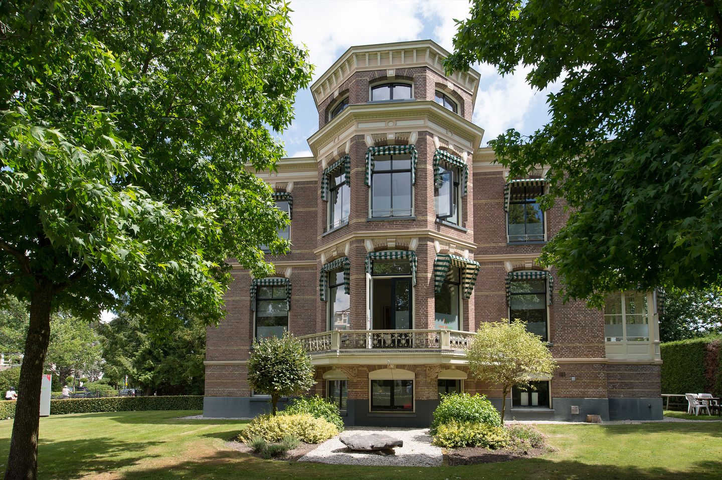 Bekijk foto 4 van Dr. Nassaulaan 9