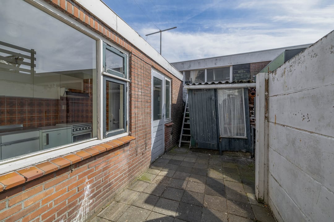 Photo 11 of De Ruijterstraat 42