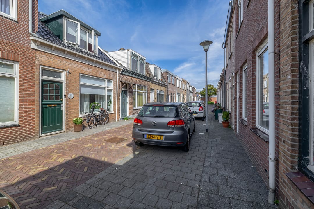 Photo 16 of De Ruijterstraat 42