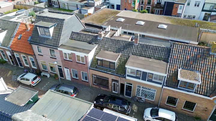 Foto 19 van De Ruijterstraat 42