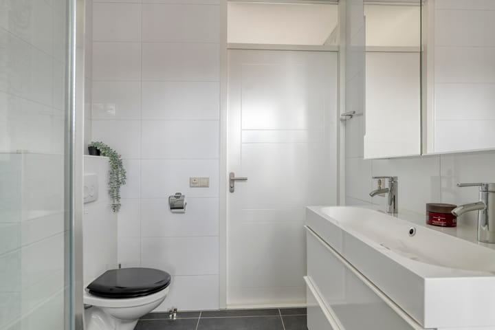 Photo 15 of Kruisweg 4