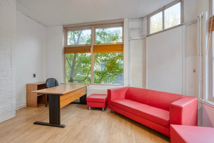 Photo 5 of Poelgeeststraat 1-A