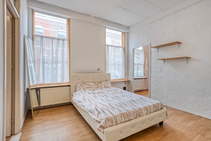 Photo 6 of Poelgeeststraat 1-A