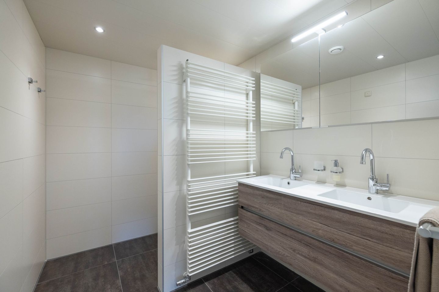 Photo 20 of Wessex 129