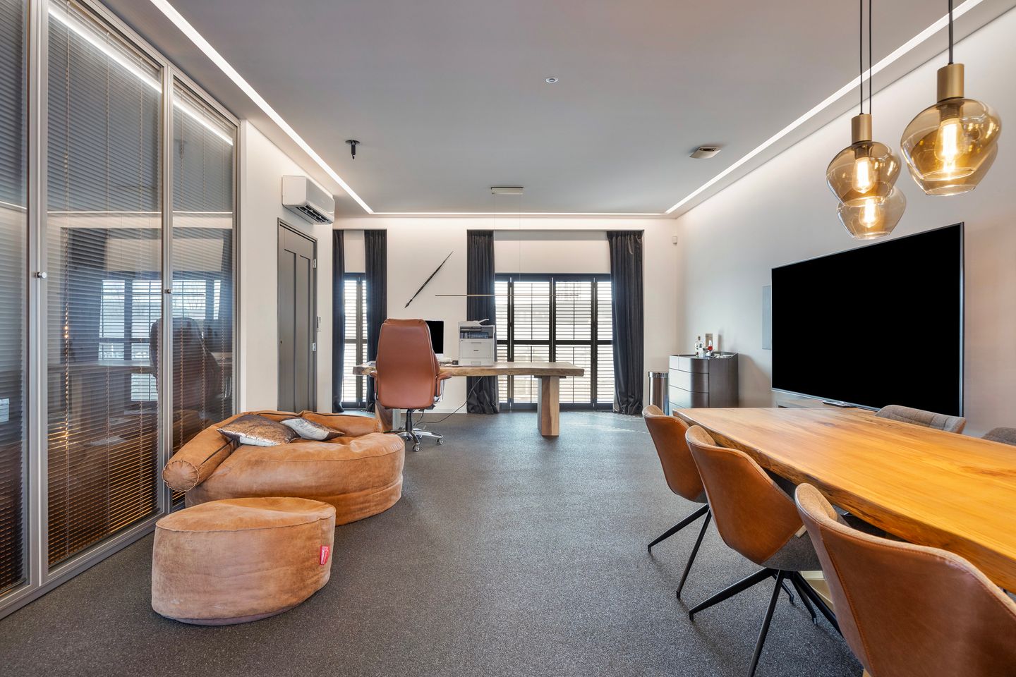 View photo 3 of Pieter Zeemanstraat 5