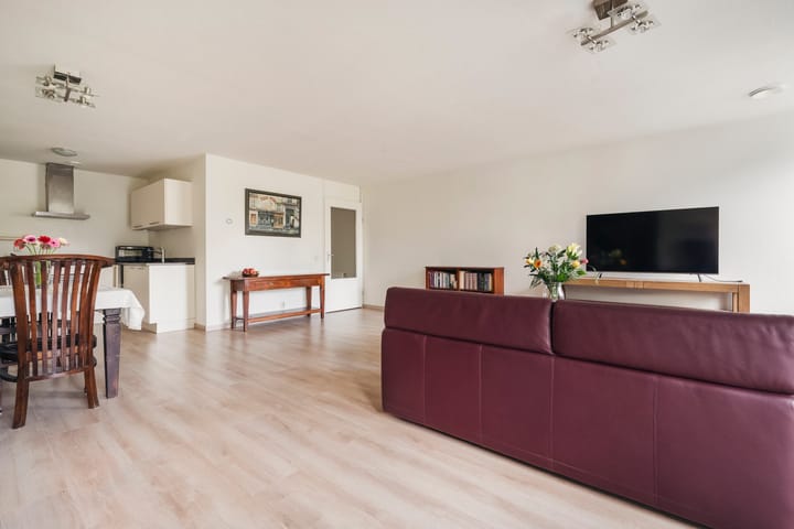 Photo 5 of Van Leijenberghlaan 4-B