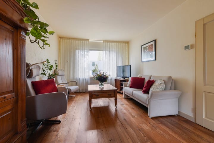 Photo 11 of Dintel 44