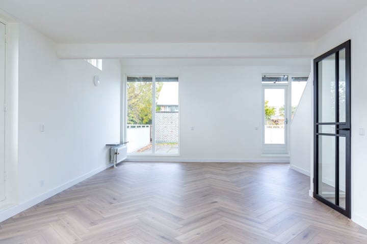 Foto 24 van James Stewartstraat 248