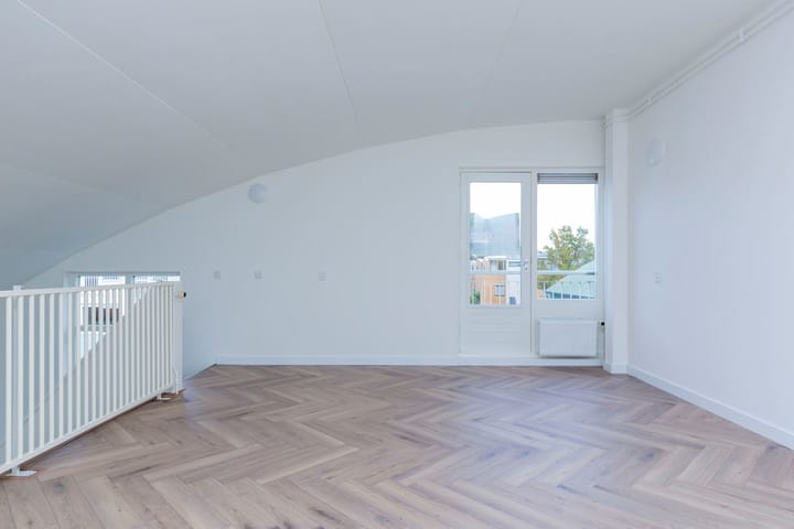 Foto 33 van James Stewartstraat 248