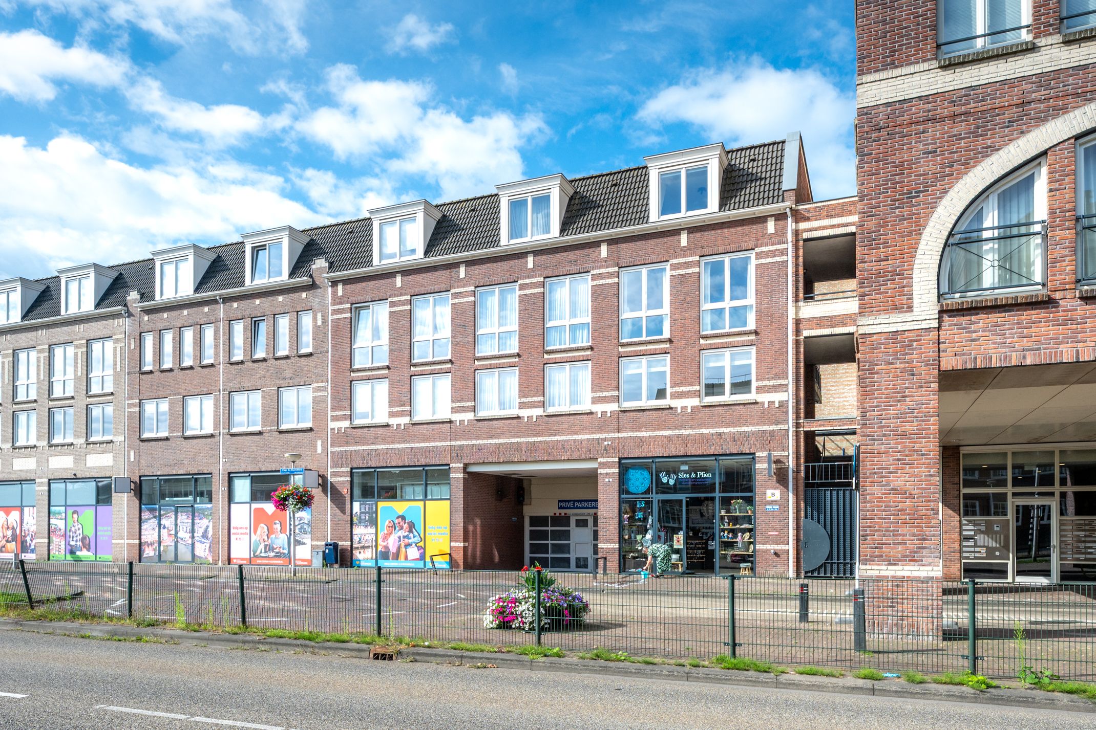 Photo 45 of Voor de Burchten 126