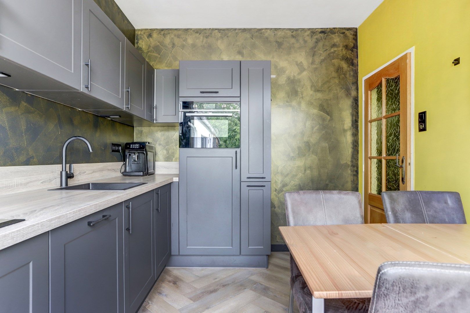 Foto 9 van Antwerpsestraat 212