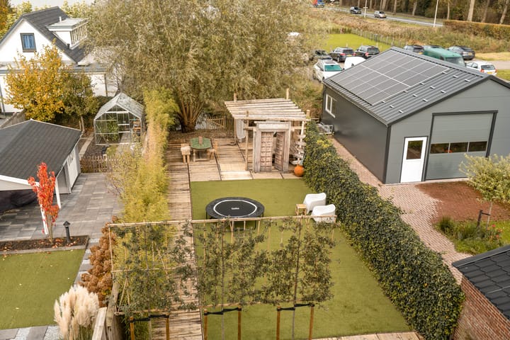 Photo 18 of Oosteinderweg 585