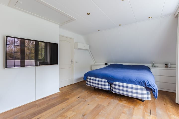 Photo 35 of Jaguar 15