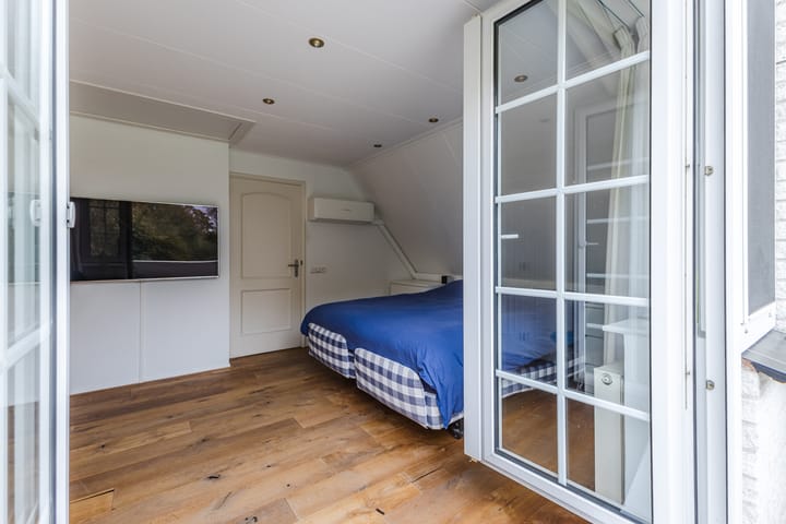 Photo 38 of Jaguar 15