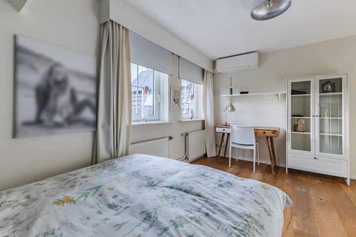 Photo 42 of Jaguar 15