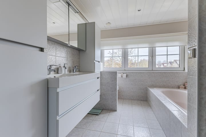 Photo 49 of Jaguar 15