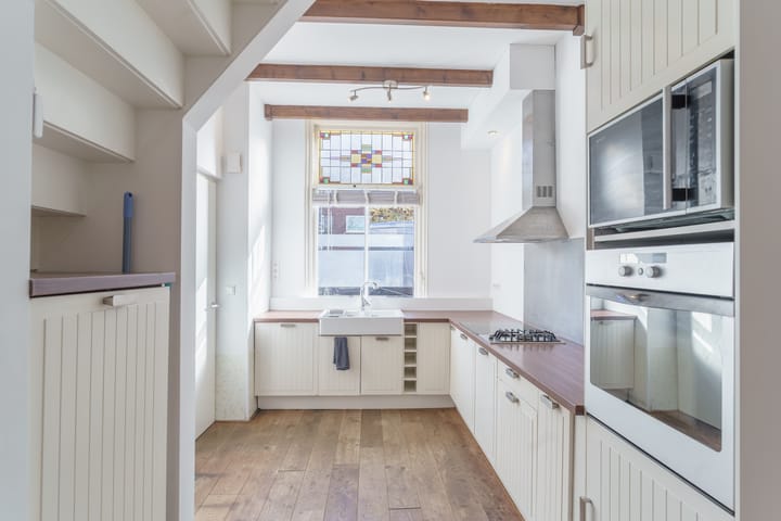 Photo 4 of Van Renswoudestraat 34