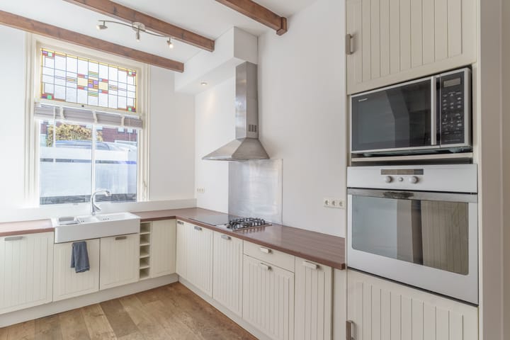 Photo 3 of Van Renswoudestraat 34