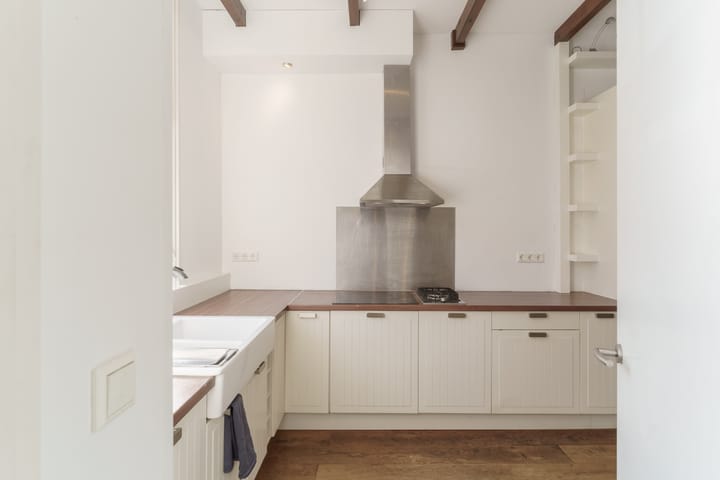 Photo 2 of Van Renswoudestraat 34