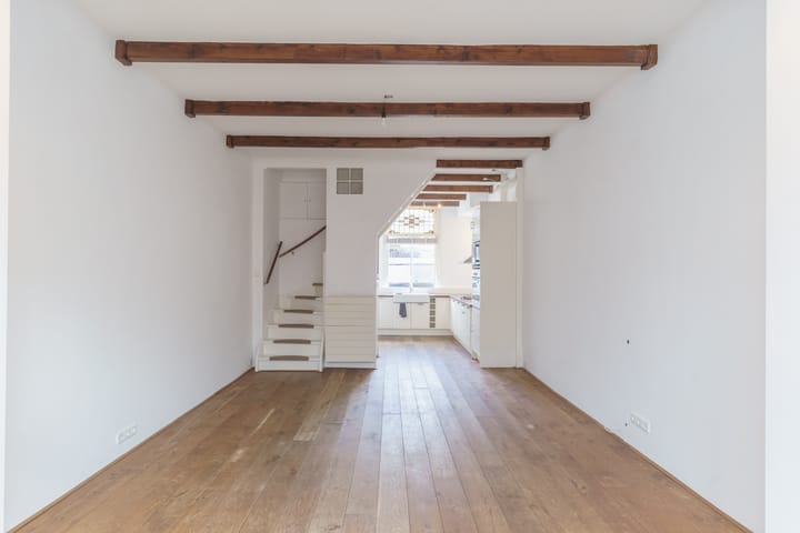 Photo 11 of Van Renswoudestraat 34