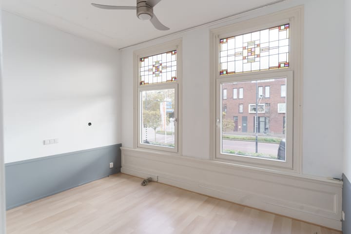 Photo 13 of Van Renswoudestraat 34