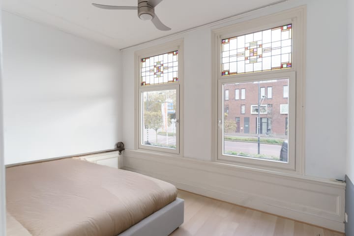 Photo 14 of Van Renswoudestraat 34