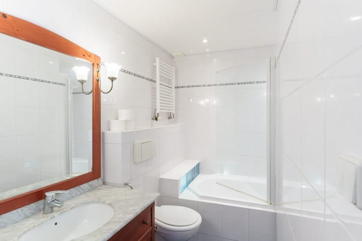 Photo 17 of Van Renswoudestraat 34