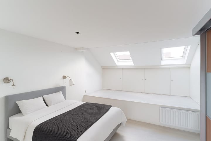 Photo 25 of Van Renswoudestraat 34