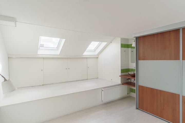 Photo 26 of Van Renswoudestraat 34