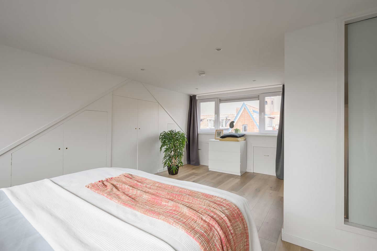 Photo 25 of Hugo de Vriesstraat 57-B