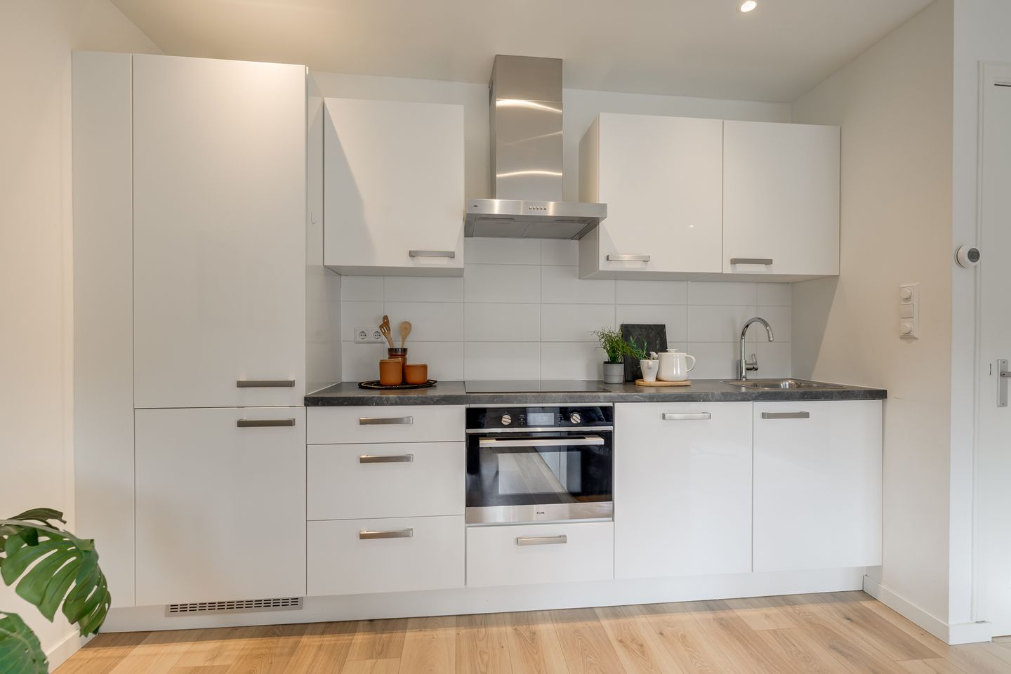 Photo 10 of Hugo de Vriesstraat 57-B