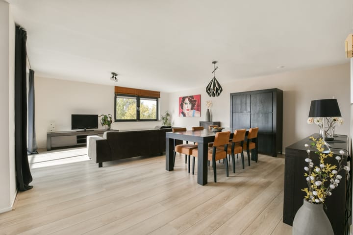 Photo 2 of Chet Bakerstraat 199