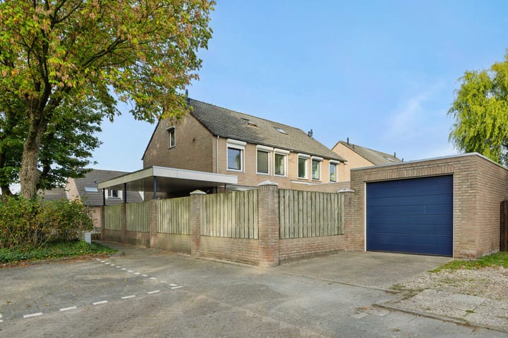 Photo 23 of Meester Theelenstraat 2