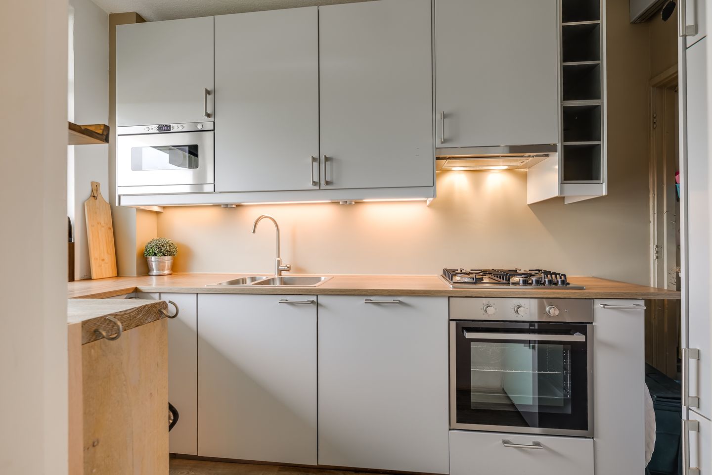 Foto 10 van Burgemeester Caan van Necklaan 530