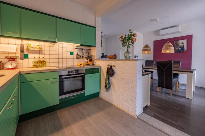 Photo 17 of Morelstraat 9