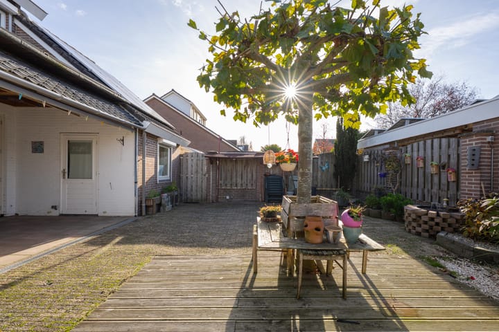 Photo 44 of Morelstraat 9