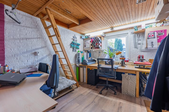 Photo 46 of Morelstraat 9