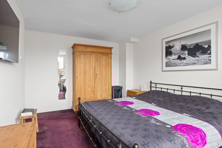 Photo 20 of Jan van Ieperenstraat 27