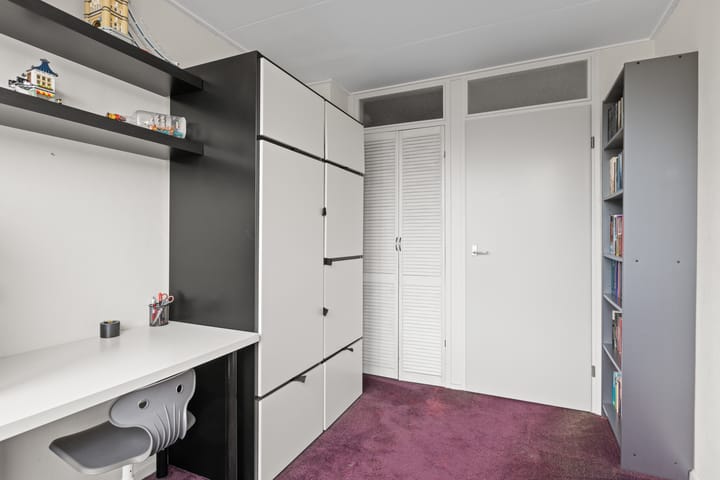 Photo 22 of Jan van Ieperenstraat 27