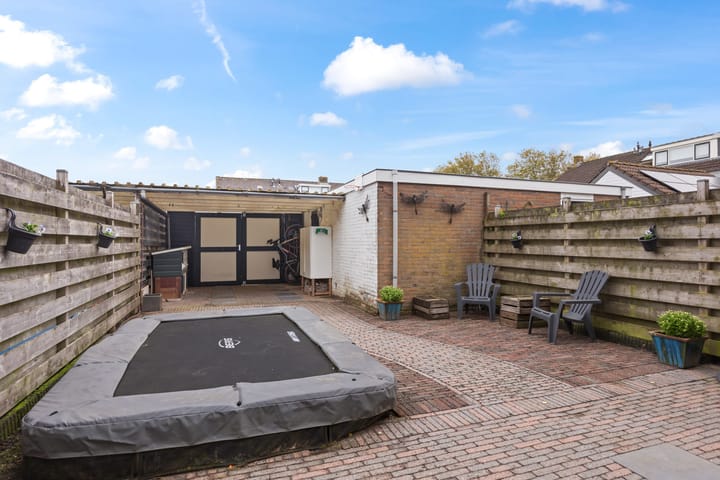 Photo 37 of Jan van Ieperenstraat 27