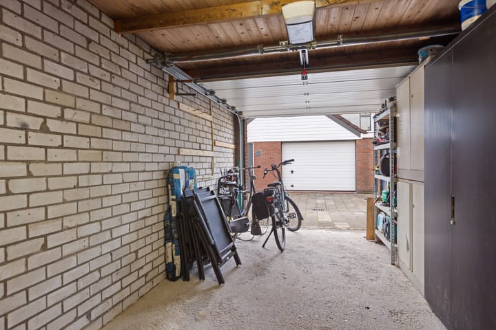 Photo 44 of Jan van Ieperenstraat 27