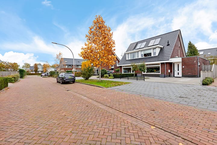 Foto 2 van Einsteinhage 7