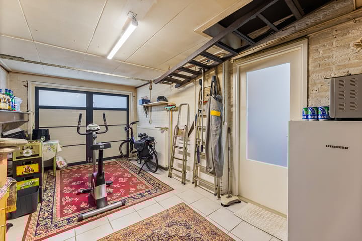 Photo 18 of Aalbersestraat 13