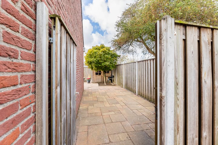 Photo 19 of Aalbersestraat 13