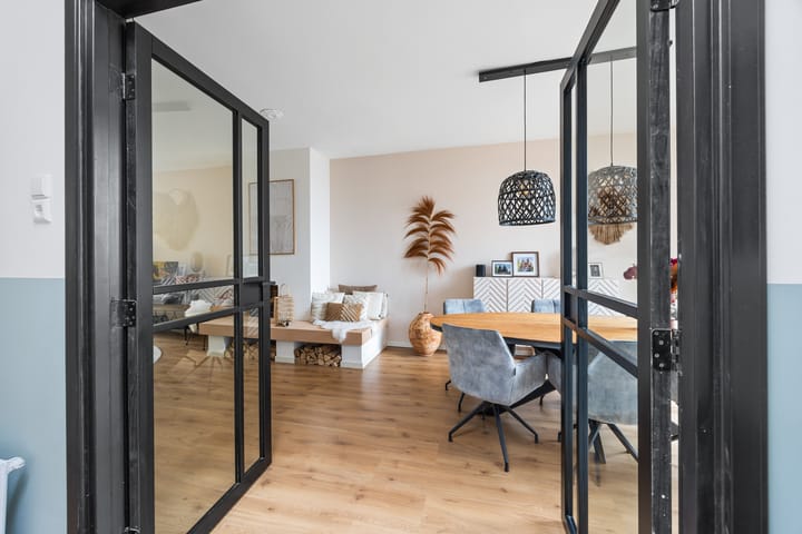 Foto 3 van Caan van Necklaan 147