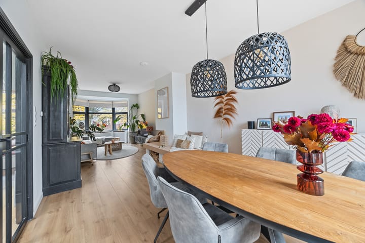 Foto 4 van Caan van Necklaan 147