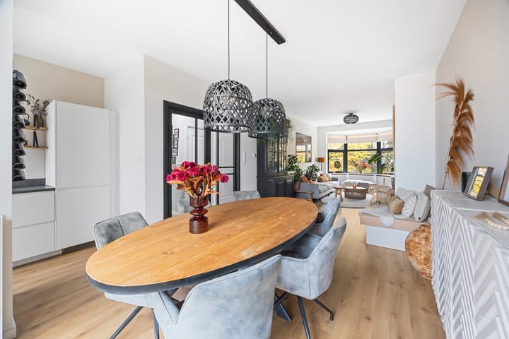 Foto 5 van Caan van Necklaan 147