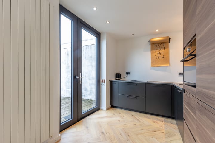 Foto 10 van Broeksittarderweg 124